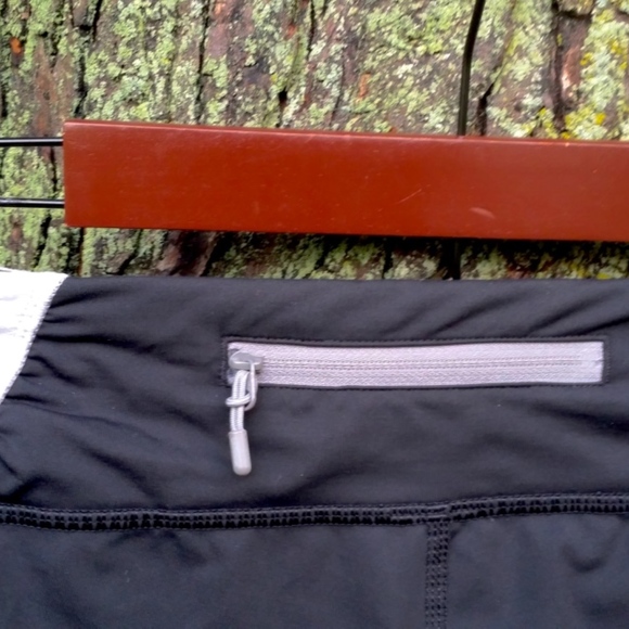 LULULEMON ATHLETICA Cropped Leggings Blk+Grey - Picture 4 of 6